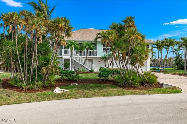 736 Durion CT, Sanibel, FL 33957