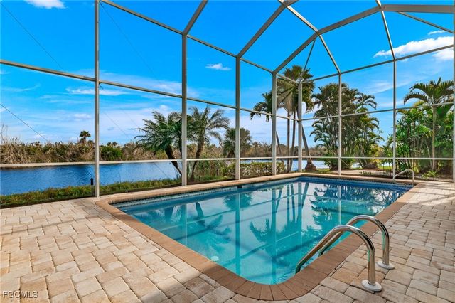 736 Durion CT, Sanibel, FL 33957