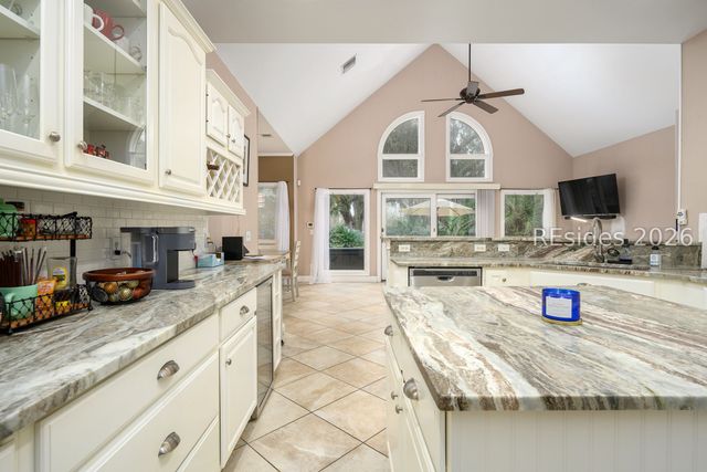 8 Old Fort Way, Hilton Head Island, SC 29926
