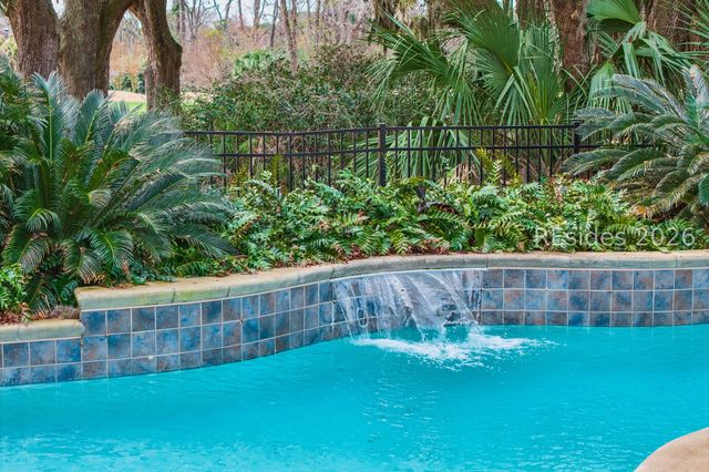 8 Old Fort Way, Hilton Head Island, SC 29926