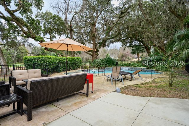 8 Old Fort Way, Hilton Head Island, SC 29926