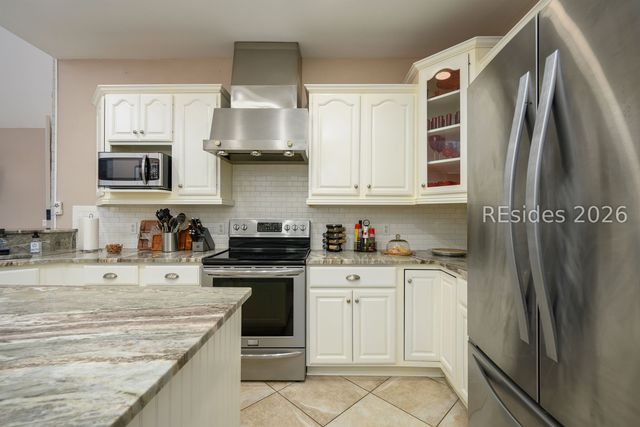 8 Old Fort Way, Hilton Head Island, SC 29926