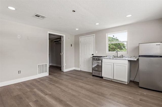 250 LONGWOOD HILLS ROAD, Longwood, FL 32750