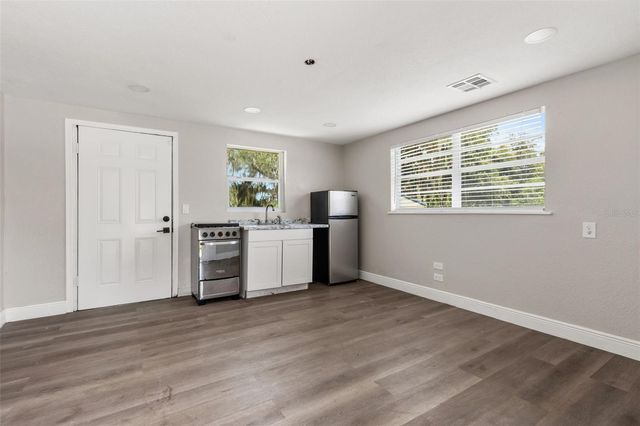 250 LONGWOOD HILLS ROAD, Longwood, FL 32750