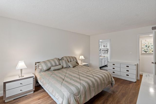 6195 Rock Island Road 302, Tamarac, FL 33319