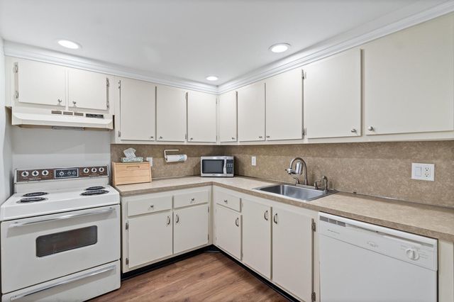 6195 Rock Island Road 302, Tamarac, FL 33319