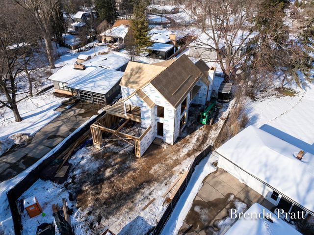 2909 Pioneer Club Road SE, East Grand Rapids, MI 49506