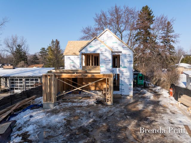 2909 Pioneer Club Road SE, East Grand Rapids, MI 49506