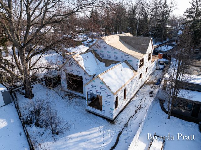 2909 Pioneer Club Road SE, East Grand Rapids, MI 49506