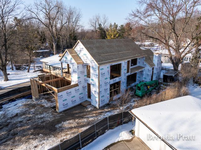 2909 Pioneer Club Road SE, East Grand Rapids, MI 49506