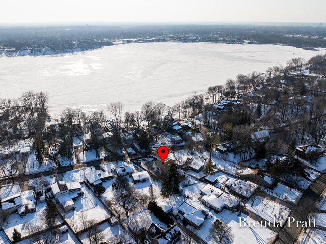 2909 Pioneer Club Road SE, East Grand Rapids, MI 49506