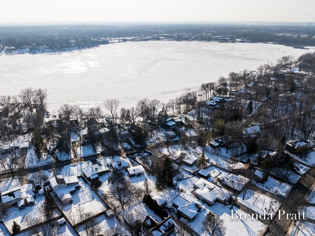 2909 Pioneer Club Road SE, East Grand Rapids, MI 49506