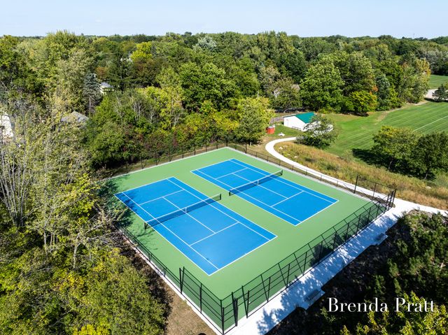 2909 Pioneer Club Road SE, East Grand Rapids, MI 49506