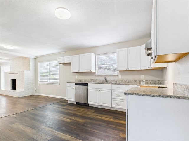 2712 Evans Avenue, Fort Worth, TX 76104