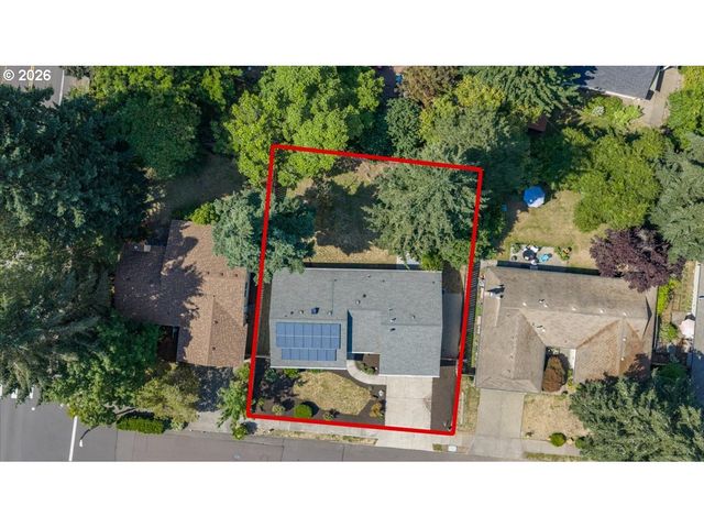 12025 Sw SPRINGWOOD Dr, Portland, OR 97223