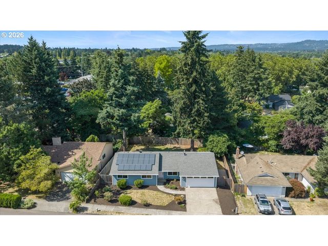 12025 Sw SPRINGWOOD Dr, Portland, OR 97223