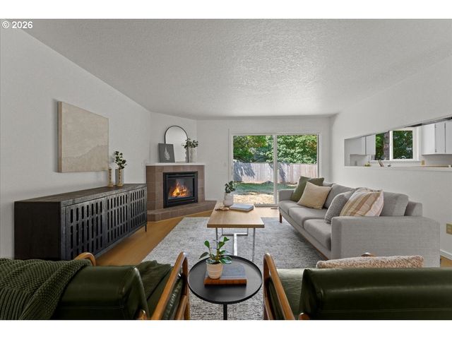 12025 Sw SPRINGWOOD Dr, Portland, OR 97223