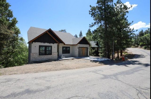 736 Villa Grove Avenue, Big Bear, CA 92314