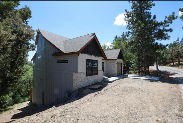 736 Villa Grove Avenue, Big Bear, CA 92314