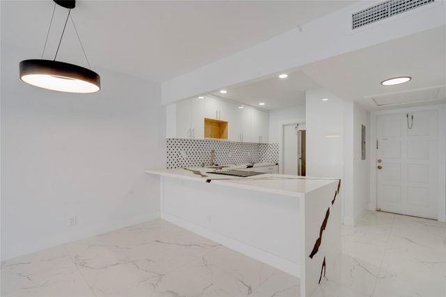 3050 N Palm Aire Dr 505, Pompano Beach, FL 33069