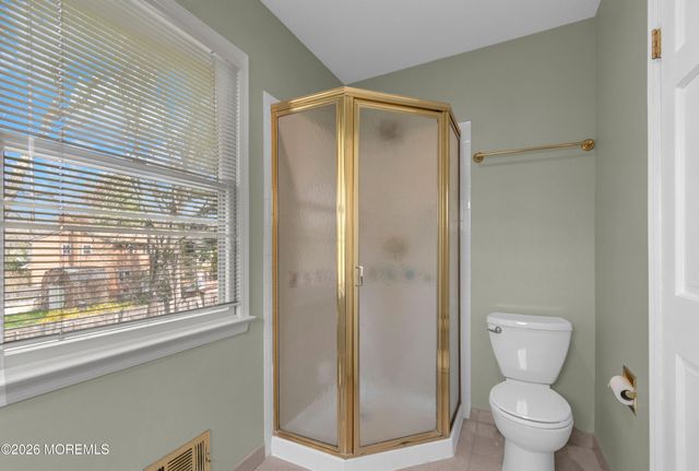 27 Oakland Road, Parlin, NJ 08859