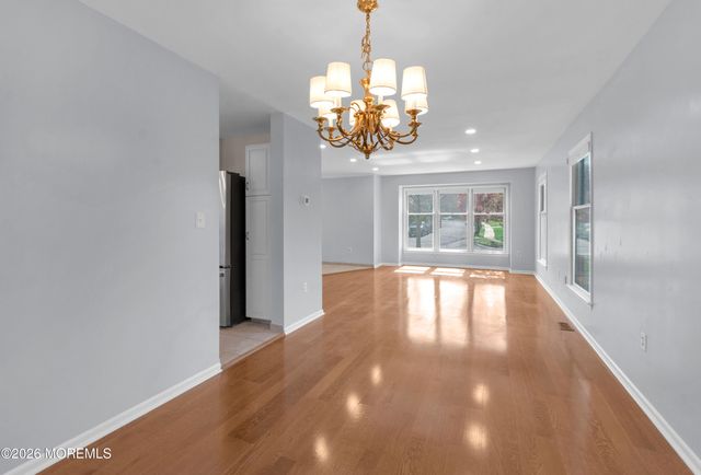 27 Oakland Road, Parlin, NJ 08859