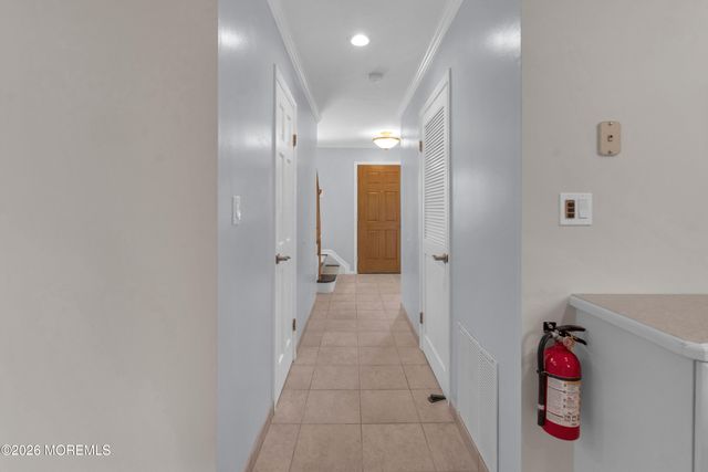 27 Oakland Road, Parlin, NJ 08859