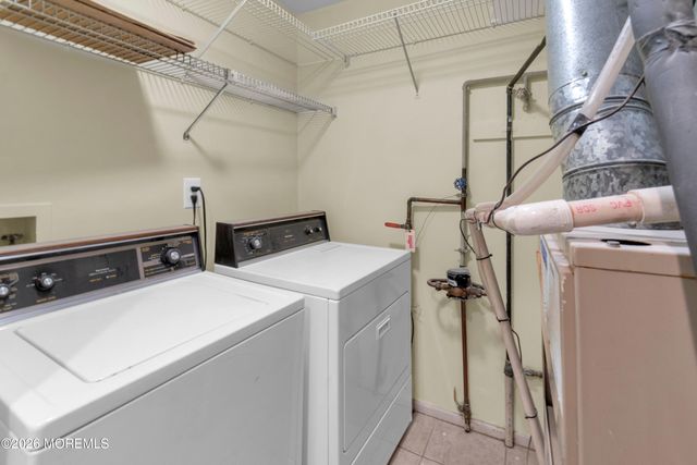 27 Oakland Road, Parlin, NJ 08859