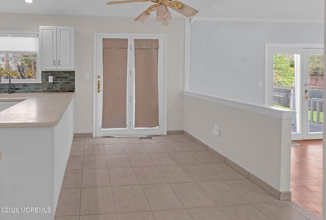 27 Oakland Road, Parlin, NJ 08859