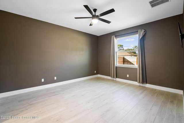 207 Bellbrook Street SE, Palm Bay, FL 32909