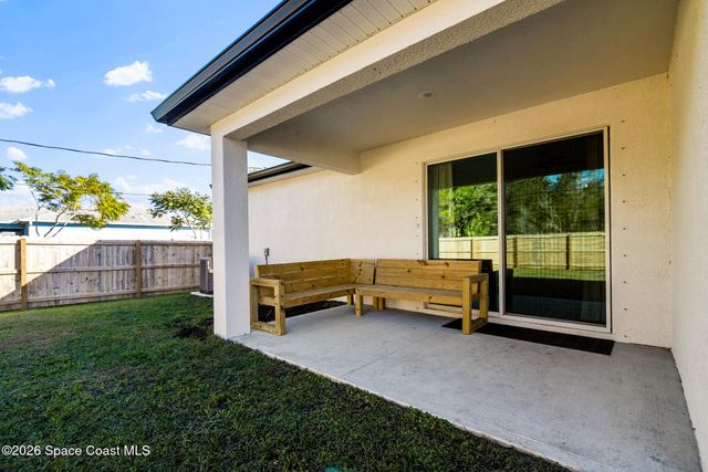 207 Bellbrook Street SE, Palm Bay, FL 32909