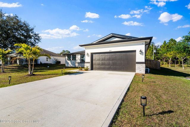 207 Bellbrook Street SE, Palm Bay, FL 32909