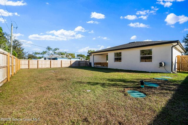 207 Bellbrook Street SE, Palm Bay, FL 32909