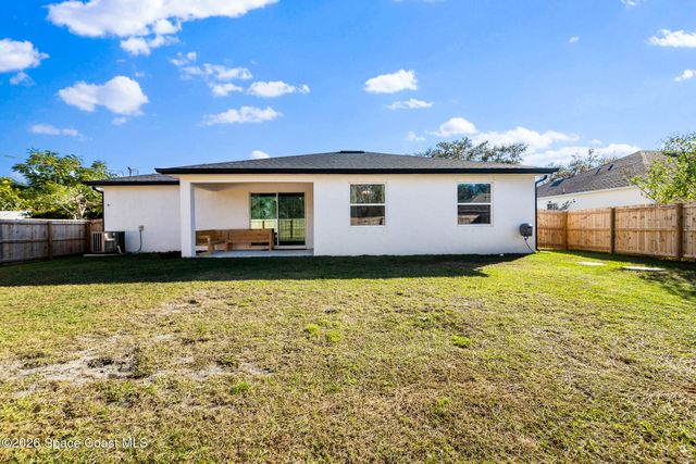207 Bellbrook Street SE, Palm Bay, FL 32909