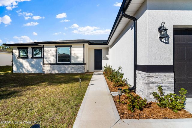 207 Bellbrook Street SE, Palm Bay, FL 32909
