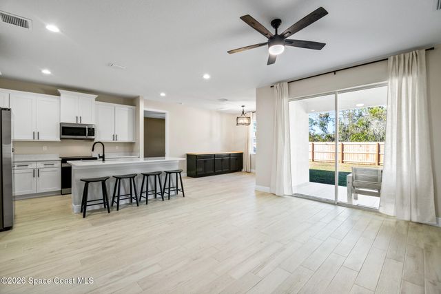 207 Bellbrook Street SE, Palm Bay, FL 32909