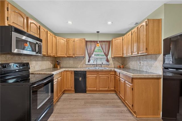 8427 England Street, Overland Park, KS 66212