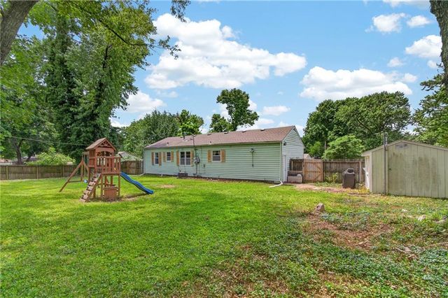 8427 England Street, Overland Park, KS 66212