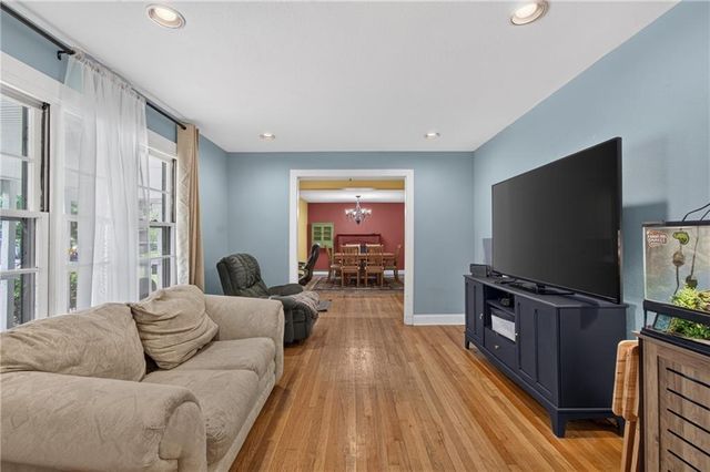 8427 England Street, Overland Park, KS 66212