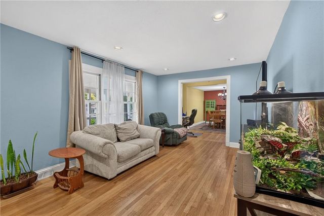 8427 England Street, Overland Park, KS 66212