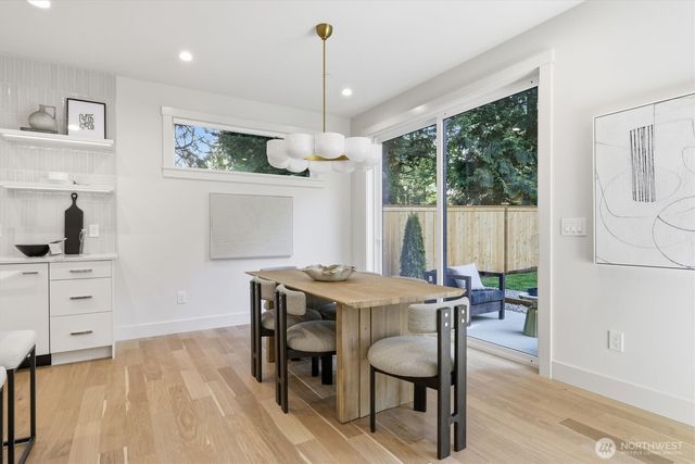 10026 Slater Avenue NE, Kirkland, WA 98033