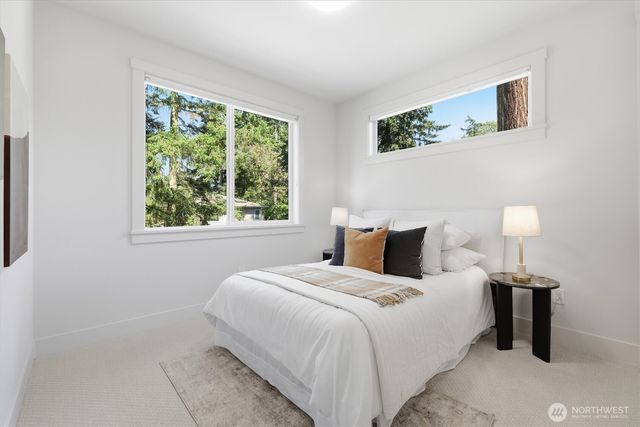 10026 Slater Avenue NE, Kirkland, WA 98033