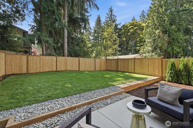 10026 Slater Avenue NE, Kirkland, WA 98033