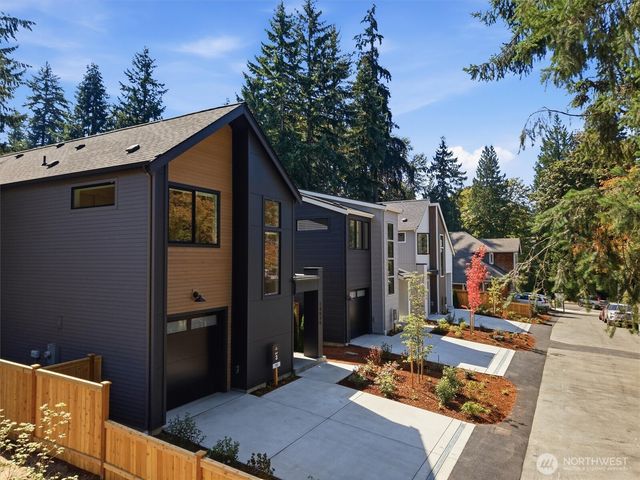 10026 Slater Avenue NE, Kirkland, WA 98033