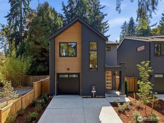 10026 Slater Avenue NE, Kirkland, WA 98033