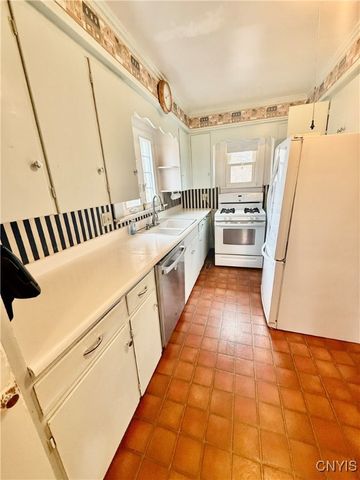 242 North Hoopes Avenue, Auburn, NY 13021