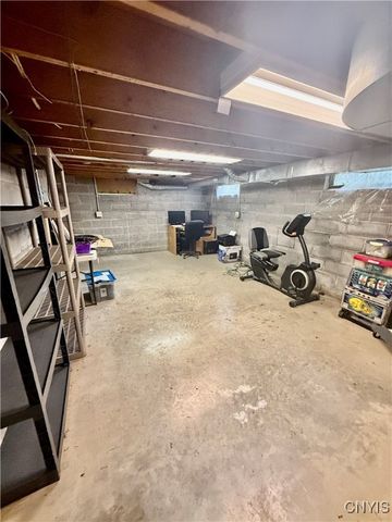 242 North Hoopes Avenue, Auburn, NY 13021