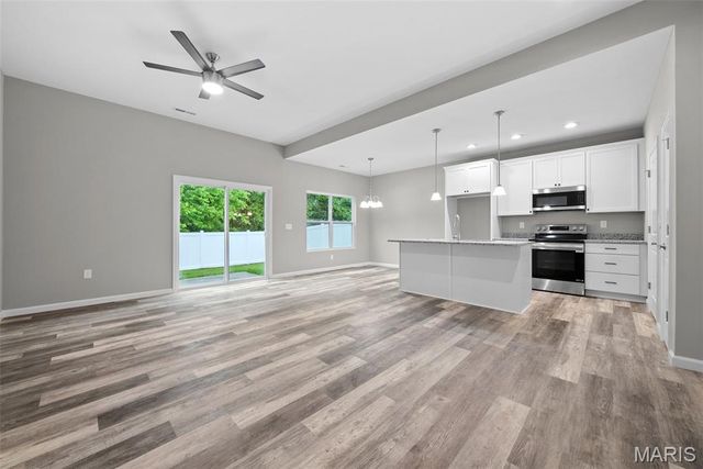 206 Jimmy H Drive, Jonesburg, MO 63351