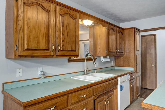 5567 S Jefferson Avenue, Springfield, MO 65810