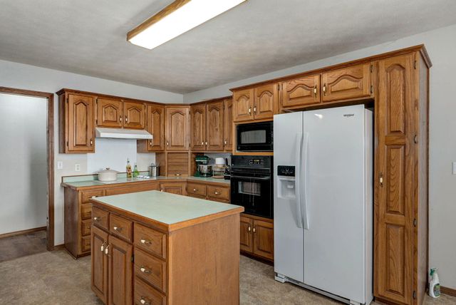 5567 S Jefferson Avenue, Springfield, MO 65810